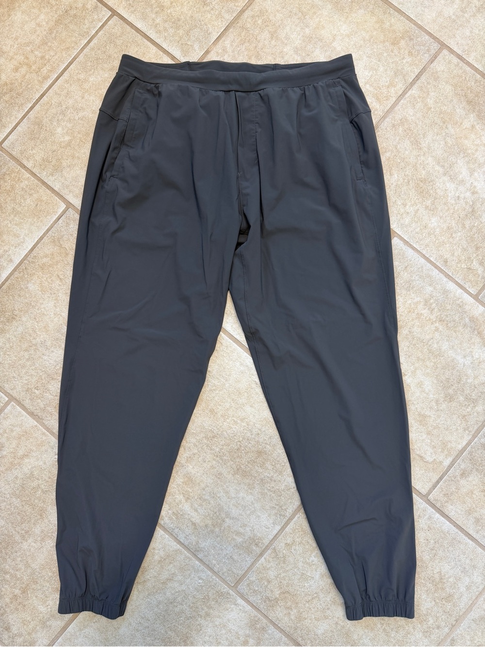 Men's Surge Joggers - Graphite Grey